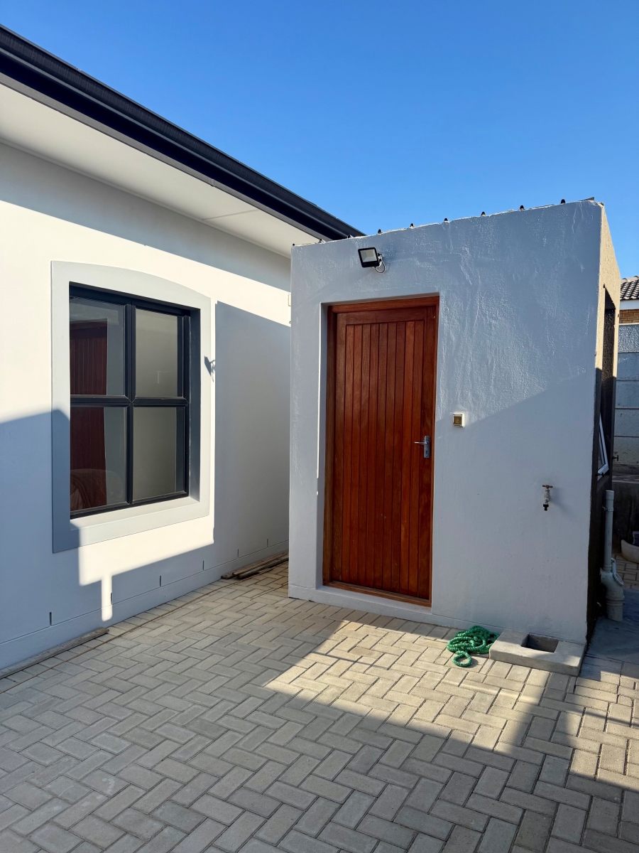 5 Bedroom Property for Sale in Tafelzicht Western Cape